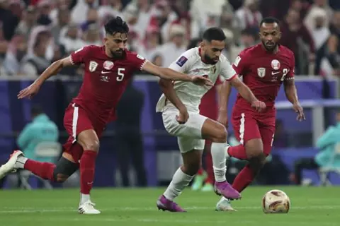 هبط من الدرجة الأولى إلى الثانية رغم تألقه في كأس آسيا.. علوان إلى الخور القطري